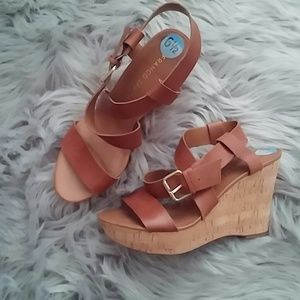 FINAL SALE❤ Franco Serto cross band wedge